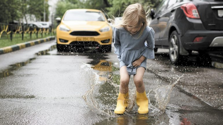 Jak nosić botki do sukienki: stylowe propozycje