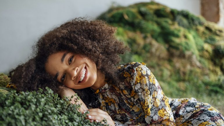 Najnowsze trendy jesienne stylizacje sukienki